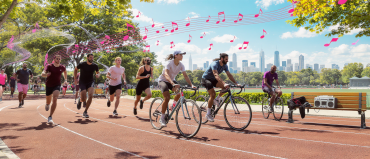 découvrez comment l'écoute de musique pendant vos séances de cardio peut booster votre performance, améliorer votre endurance et rendre l'entraînement plus agréable. apprenez les bienfaits de la musique sur la motivation et l'intensité de vos efforts sportifs.