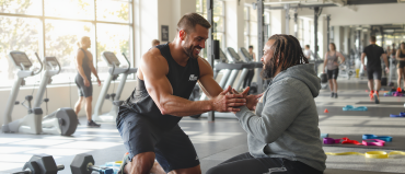 découvrez comment l'accompagnement d'un coach sportif en salle peut transformer votre expérience d'entraînement. profitez d'exercices adaptés, d'une motivation constante et d'une approche personnalisée pour atteindre vos objectifs de fitness plus rapidement et efficacement.