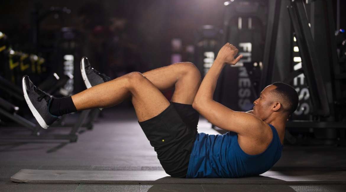 Quelles machines utiliser pour muscler les abdominos en salle de sport ?